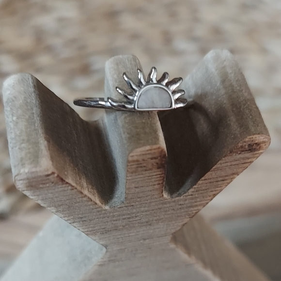 Pure Vida Silver Accent Half Sun RingSize 6 - Picture 1 of 4